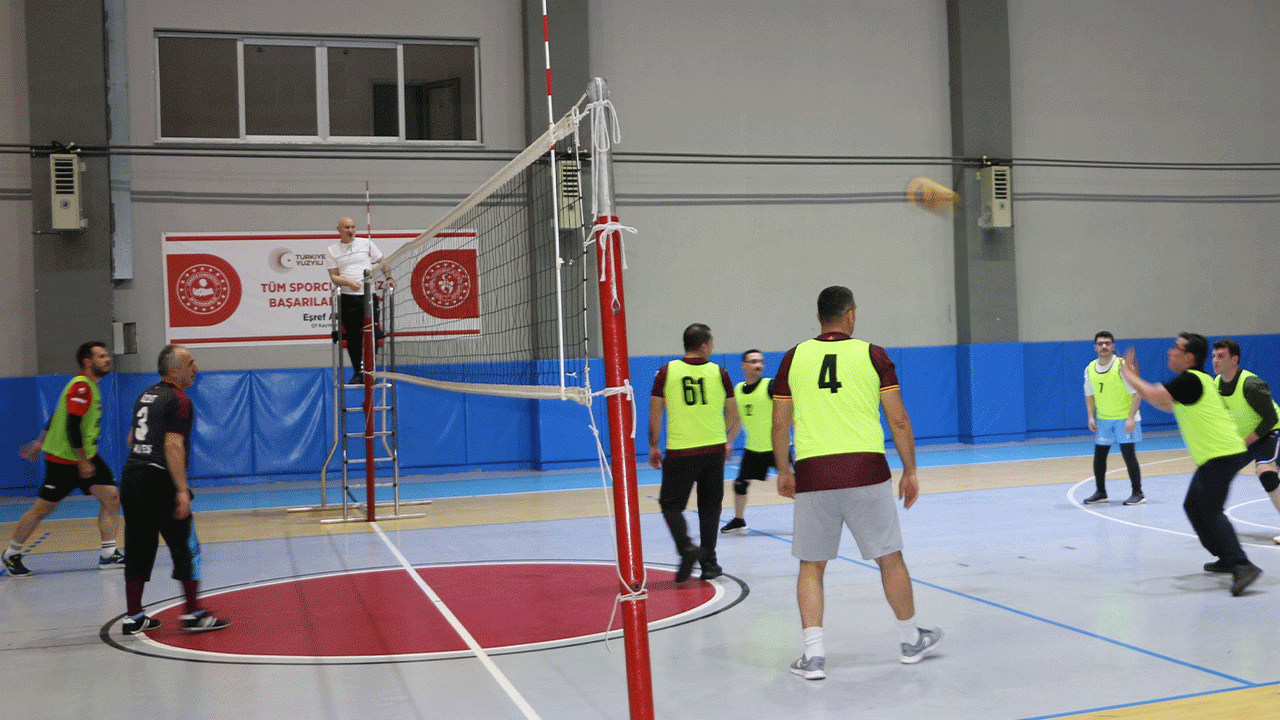 trabzonda-voleybol-heyecani-basladi
