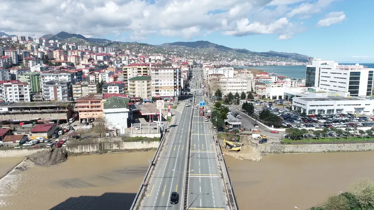 akcaabatta-ulasim-seferberligi-kritik-projelerde-calismalar-suruyor