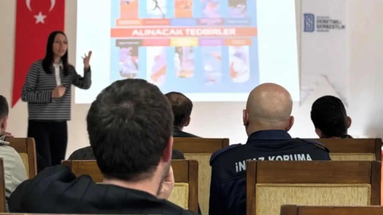 bayburtta-yukumlulere-kanser-ve-korunma-yollari-semineri