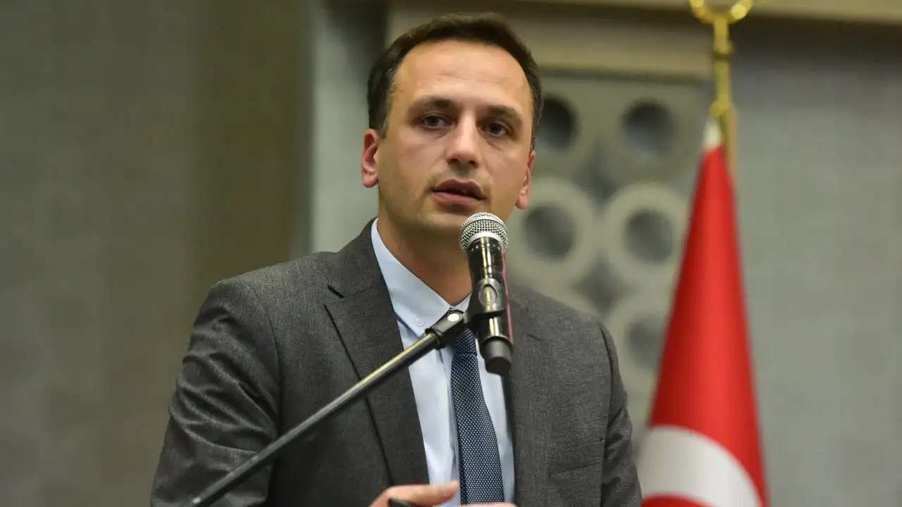 bornova-belediye-baskani-omer-eski-gozaltina-alindi-omer-eski-kimdir