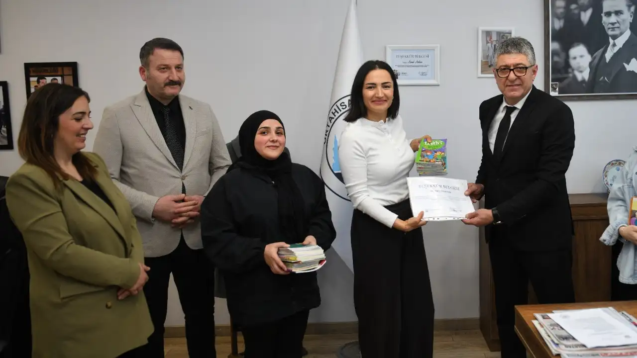 ortahisarda-500-kitap-bagisiyla-kampanya-buyumeye-devam-ediyor