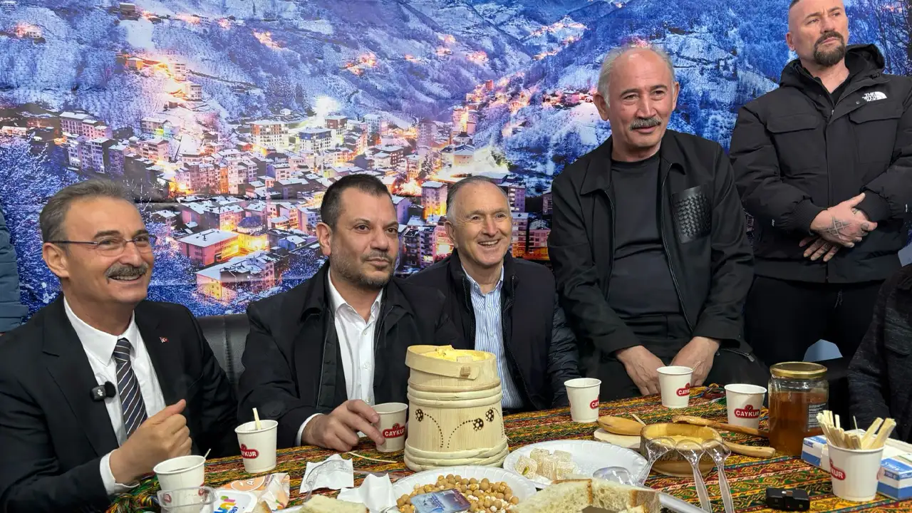 ankarada-trabzon-gunleri-ertugrul-dogandan-stant-ziyareti