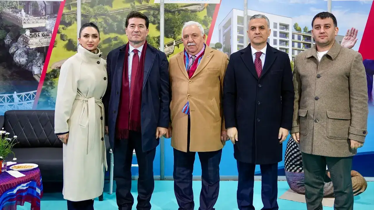 ortahisar-standi-trabzon-gunlerinde-ziyaretcilerin-bulusma-noktasi-oldu