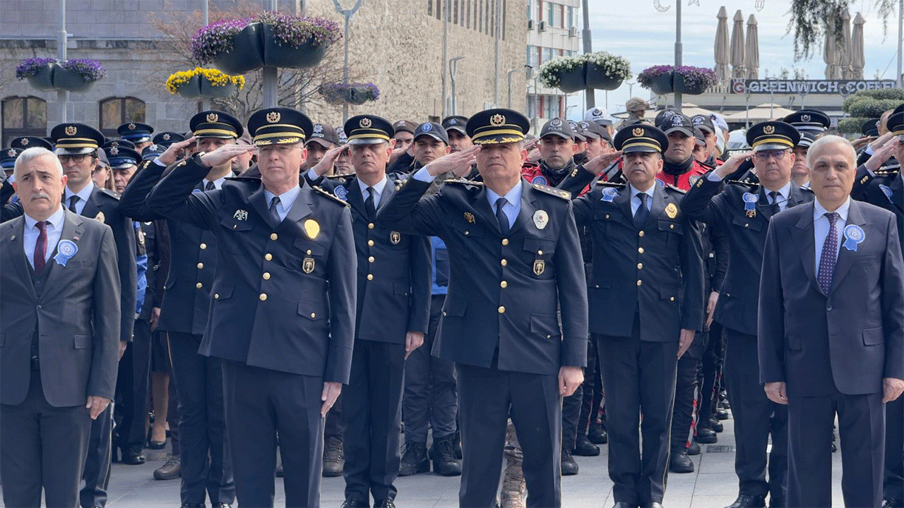 trabzonda-turk-polis-teskilatinin-181