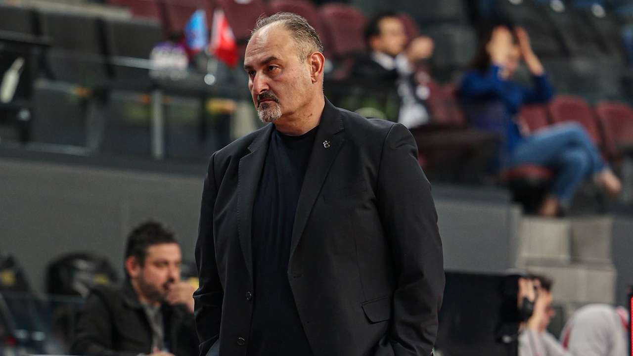 trabzonsporda-hedef-belli-basantrenor-ernaktan-aciklama