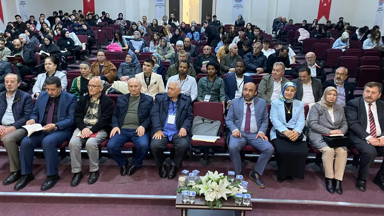 espiyede-sehit-canturk-anildi-tarih-paneli-duzenlendi