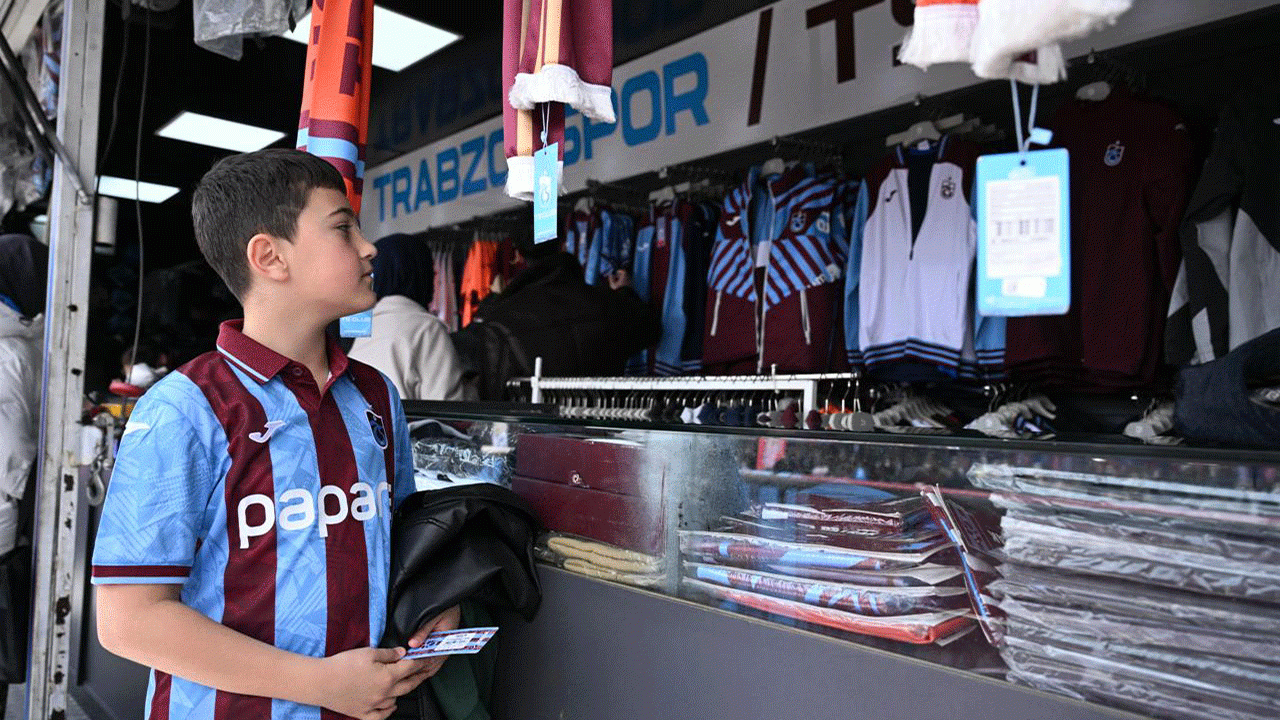 trabzon-gunlerine-ziyaretci-akini