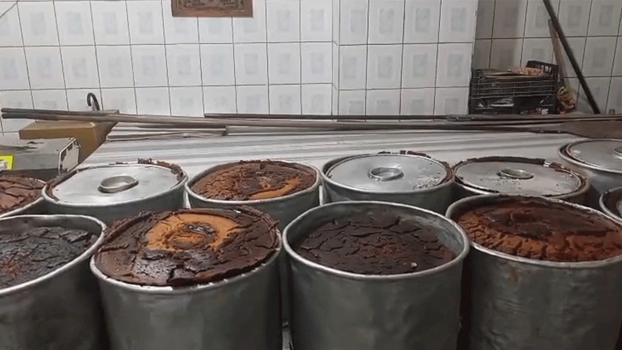 trabzonun-geleneksel-lezzeti-tenekede-misir-ekmegi