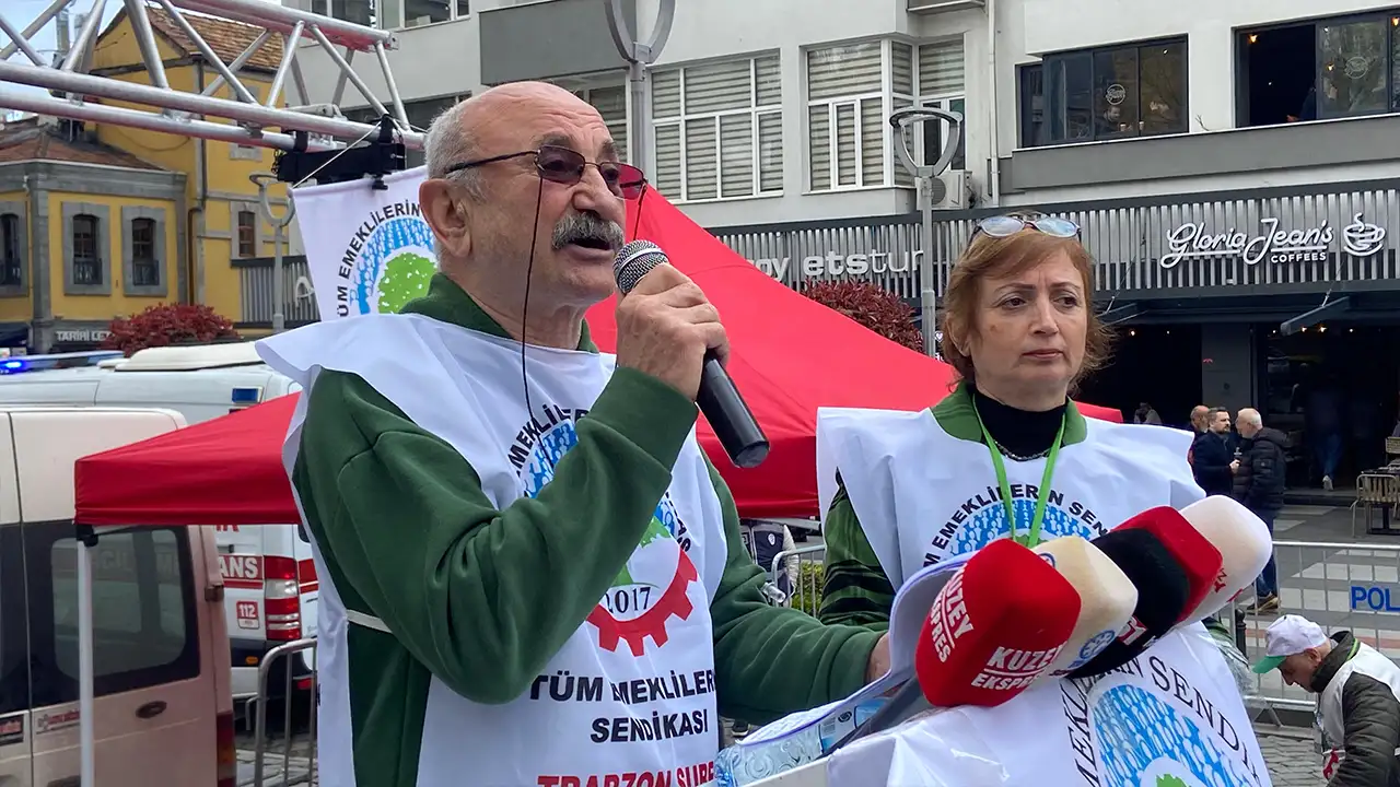 emekliler-trabzonda-meydanlara-indi-acil-zam-sart