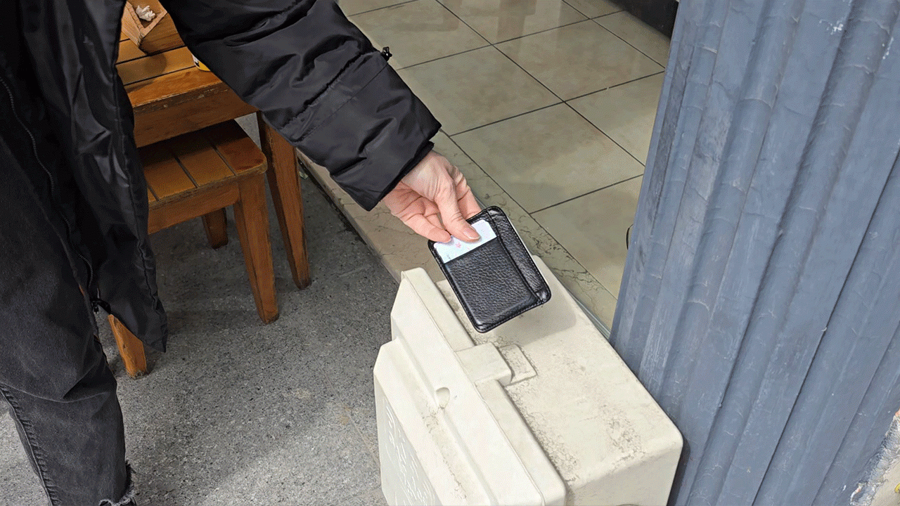 rizede-cuzdanini-kaybetti-guven-duygusunu-buldu