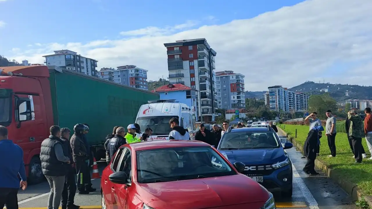 trafikteki-kavgada-olen-emekli-ogretmenin-davasinda-aileyi-mezun-ettigi-ogrencisi-savundu