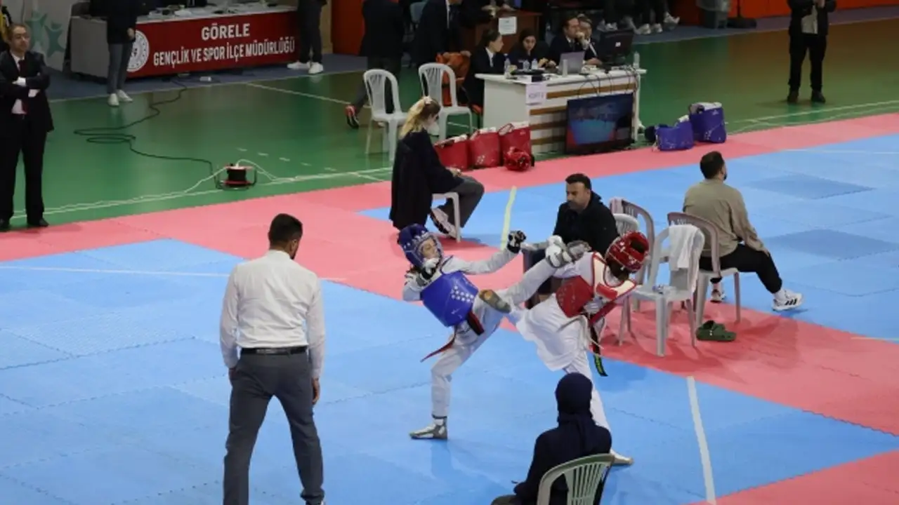 giresun-gorelede-taekwondo-grup-musabakalari-tamamlandi