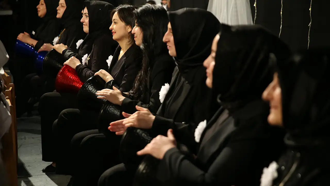 orduda-ogrencilerden-bidon-ve-darbukali-konser