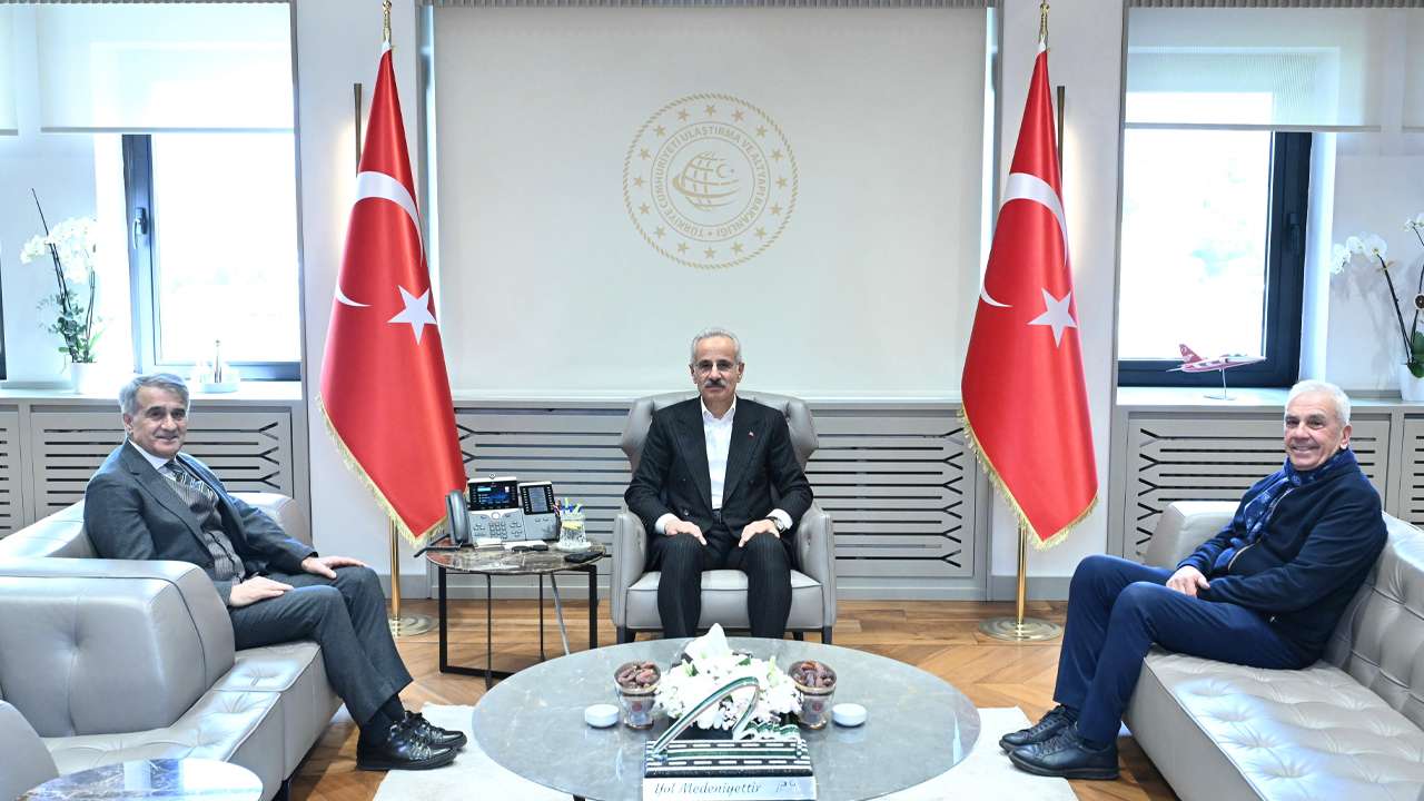 senol-gunesten-bakan-uralogluna-ziyaret