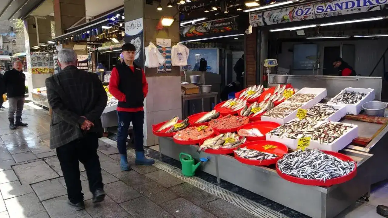 trabzonda-balik-sezonu-bereketli-gecti-hamsi-ve-istavrit-one-cikti