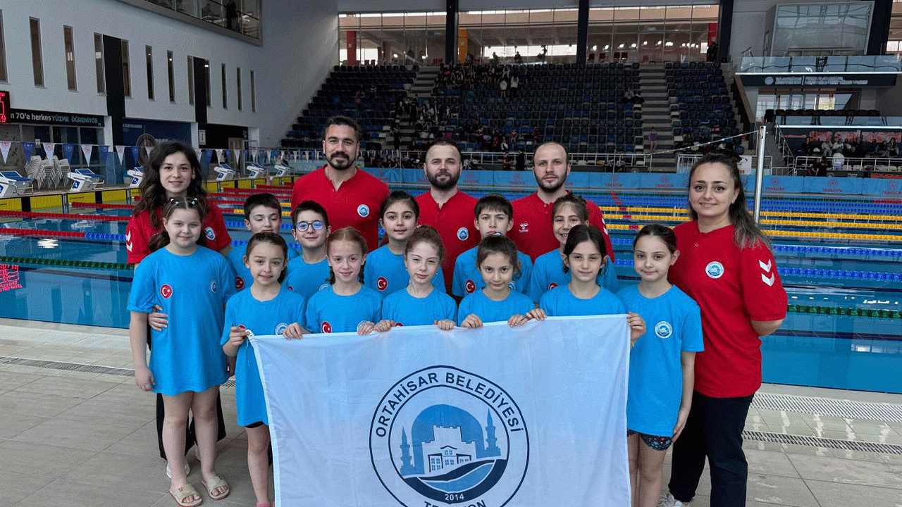 ortahisar-belediyesporun-minik-yuzuculeri-28-madalya-kazandi