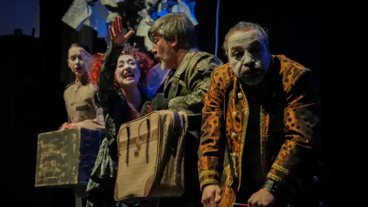 tiyatro-buyuk-ilgi-goruiyrp