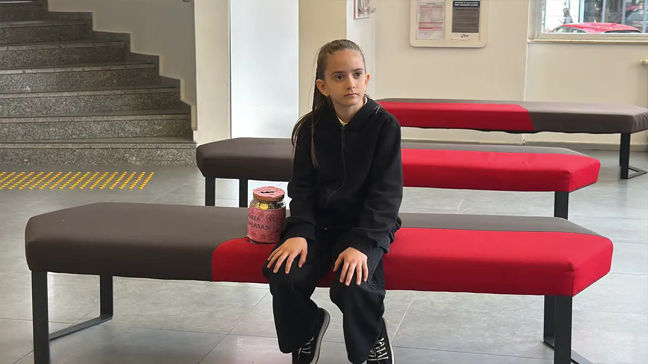 rizede-minik-berradan-ornek-davranis-harcliklarini-sehit-ailelerine-bagisladi