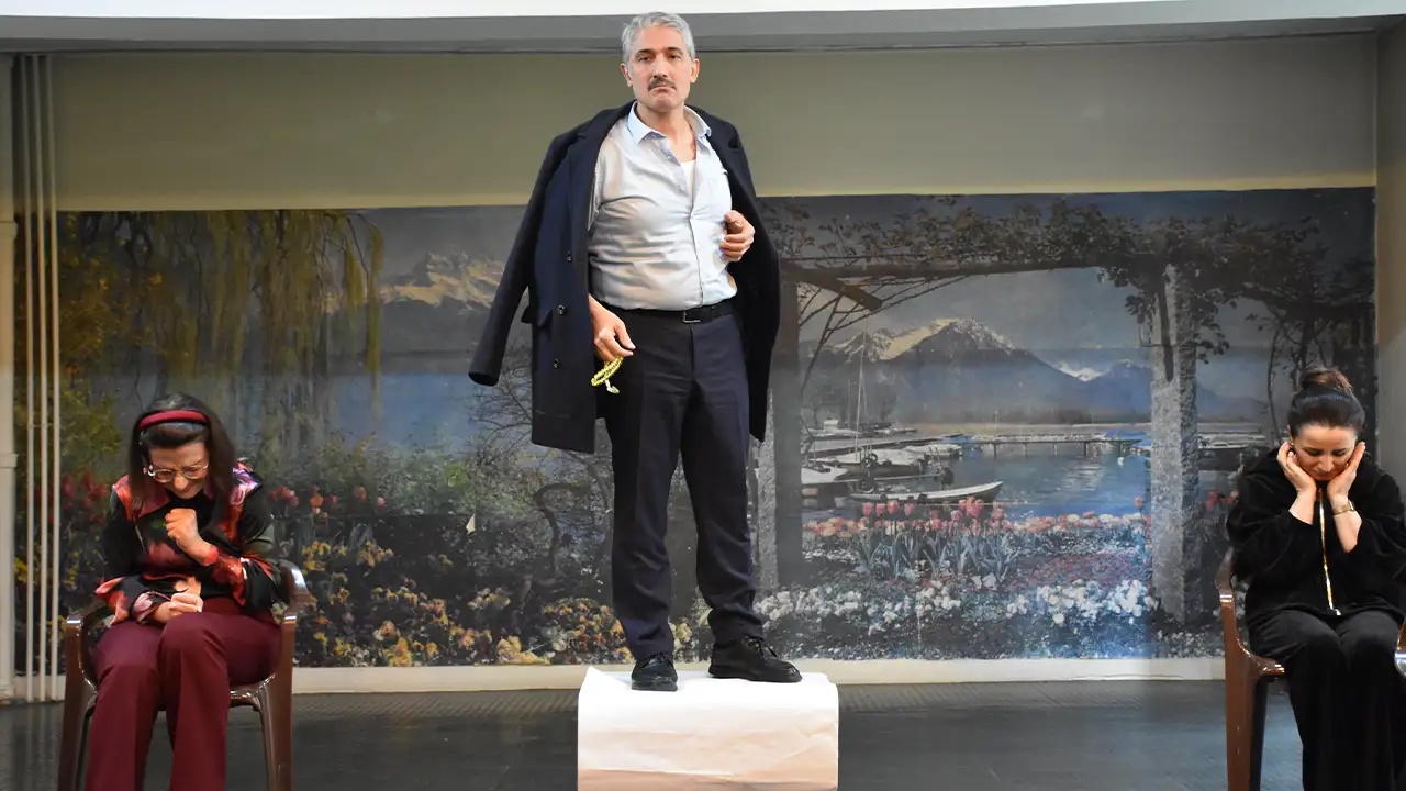 trabzonda-kadina-yonelik-siddetle-mucadele-tiyatro-sahnesine-tasindi