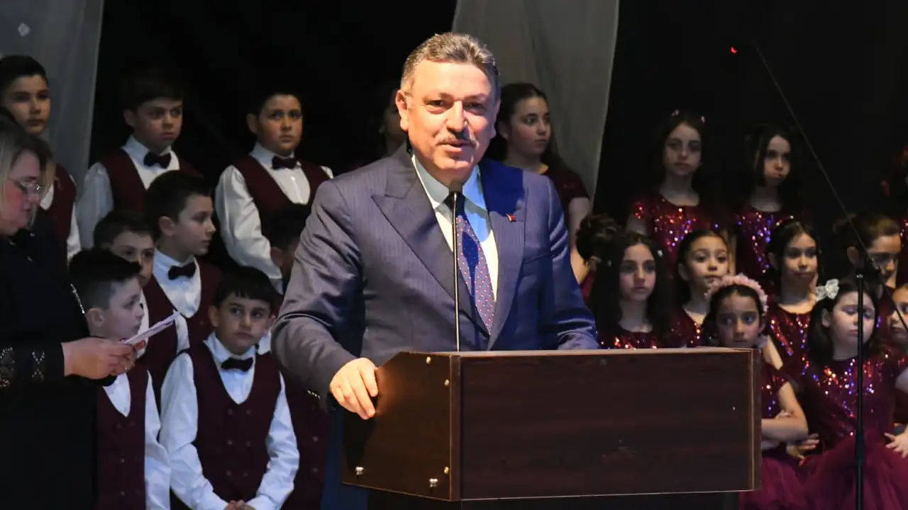 trabzonda-ornek-proje-111-ogrenci-sahne-aldi-destek-saglandi