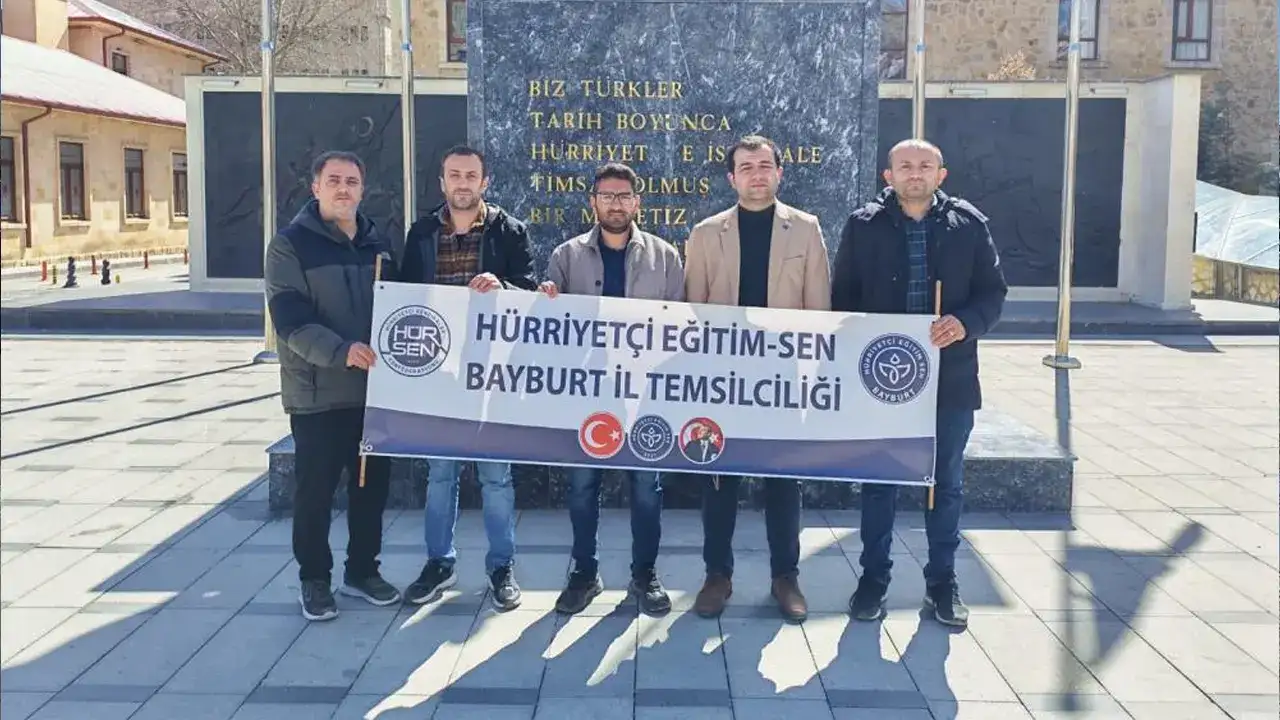 bayburtta-egitimcilerden-is-birakma-eylemi
