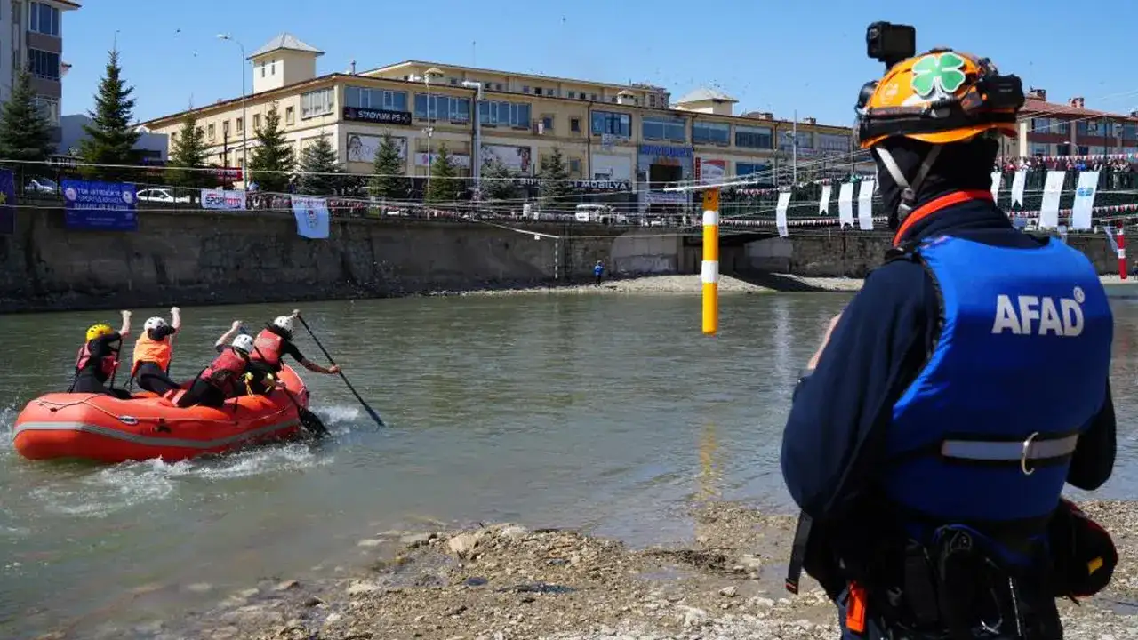 bayburtta-turkiye-rafting-sampiyonasi-heyecani-basladi