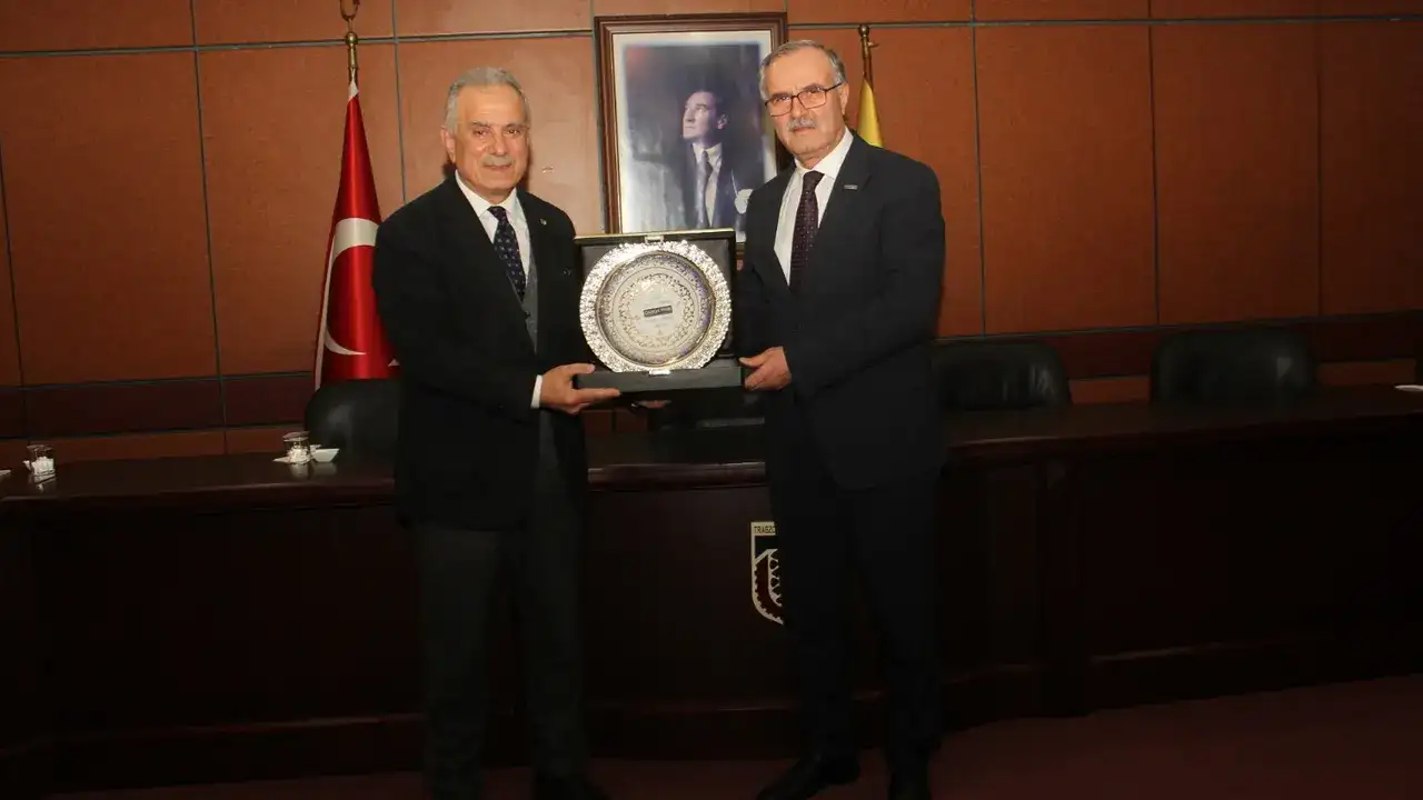 osbuk-heyeti-trabzon-ticaret-borsasini-ziyaret-etti