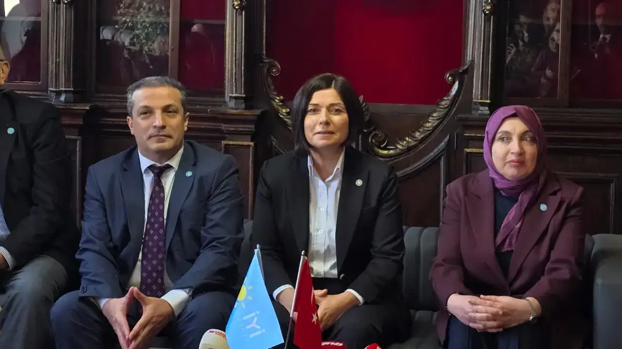 iyi-partili-ofluoglu-trabzonda-konustu-turkiye-iyi-yonetilmiyor