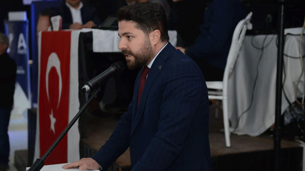 anahtar-parti-trabzonda-yapilanmasini-surduruyor