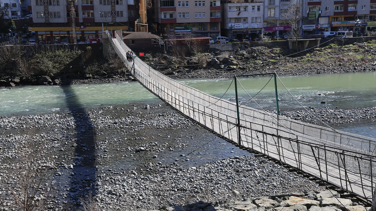 coruh-nehri-uzerindeki-asma-kopruler-tarihe-meydan-okuyor