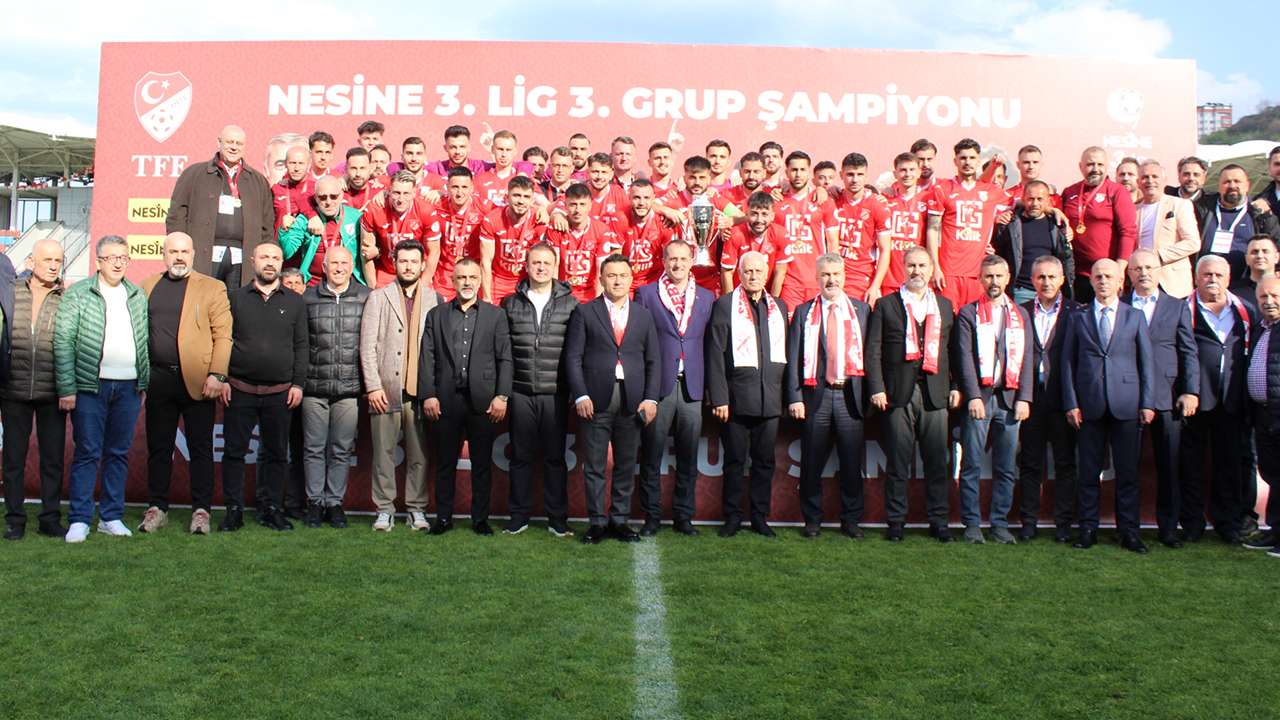 sebat-genclikspor-kupasini-kaldirdi-sampiyonluk-sevinci-yasadi