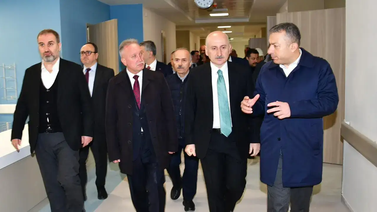 trabzon-sehir-hastanesi-icin-kritik-toplanti-acilis-icin-gun-sayiyoruz