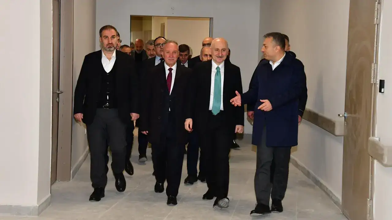 trabzon-sehir-hastanesi-icin-kritik-toplanti-acilis-icin-gun-sayiyoruz