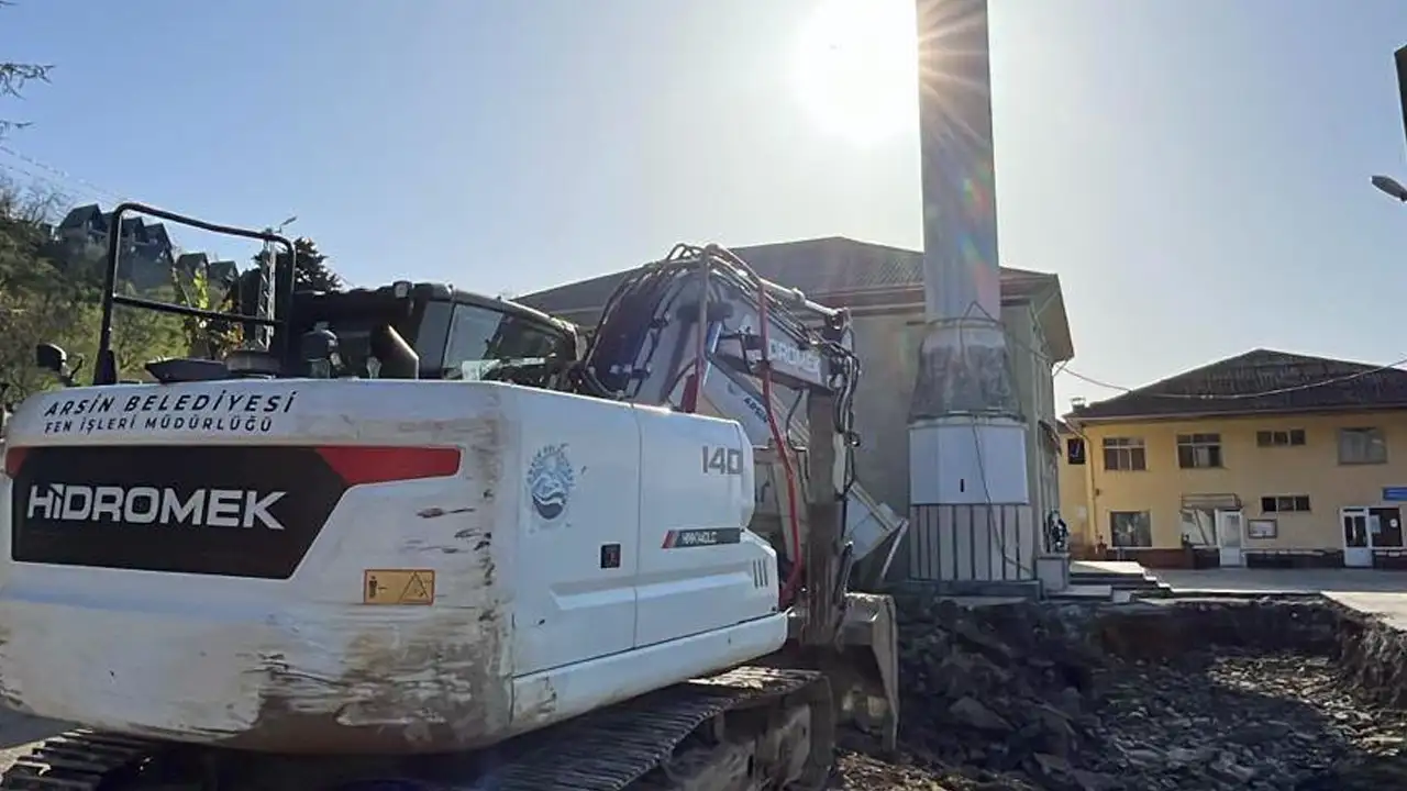 arsin-belediyesi-sahada-19-mahallede-calisma-yapiliyor