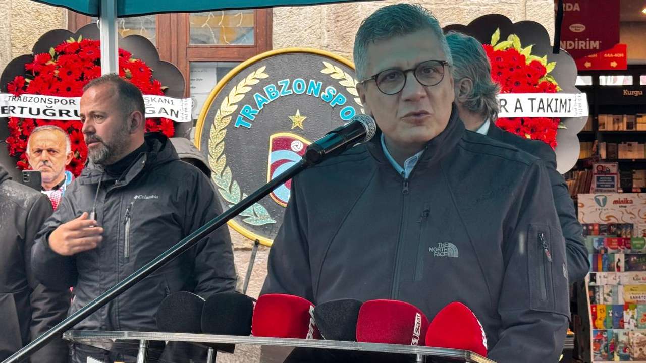 atay-aktug-icin-trabzon-buyuksehir-belediyesinde-toren-duzenlendi