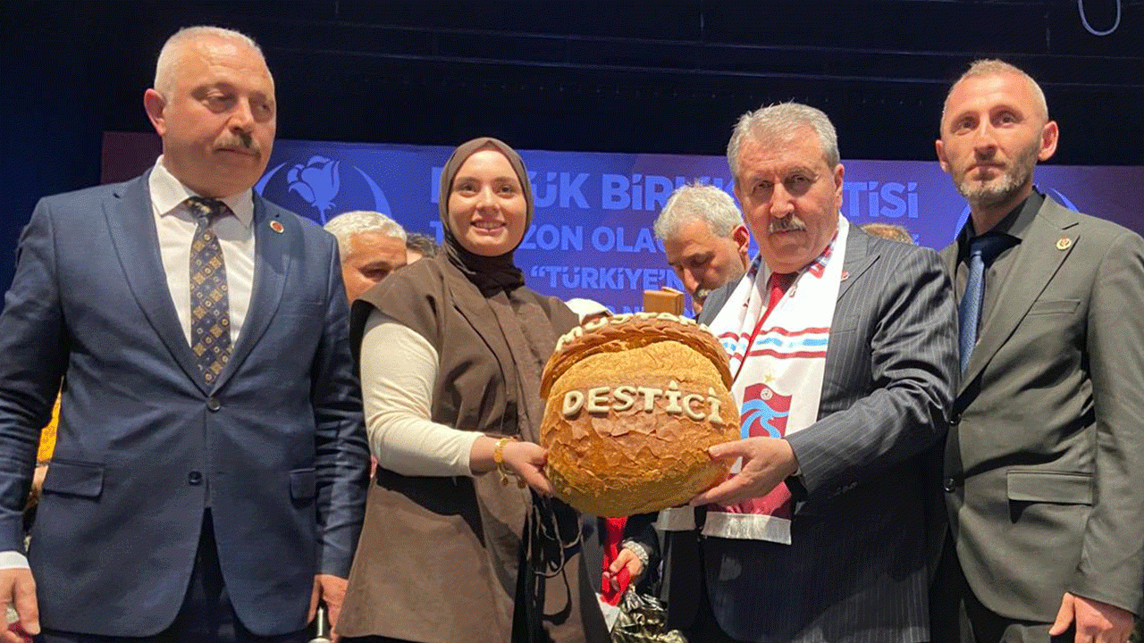 mustafa-destici-trabzonda-acikladi-saldirida-olen-cocuklarin-isimleri-okullara-verilsin