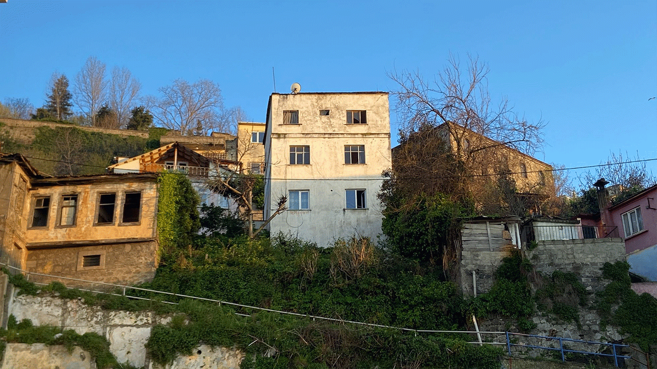 trabzonda-tarih-carpik-yapilasmanin-golgesinde-kaldi