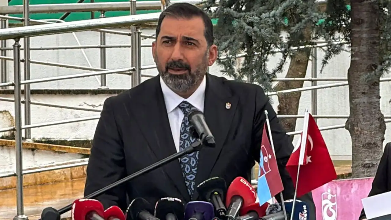 trabzonsporun-unutulmaz-ismi-atay-aktug-icin-veda-toreni-duzenlendi