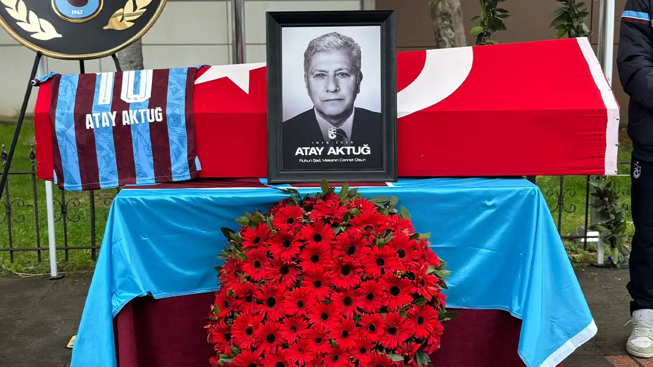 trabzonsporun-unutulmaz-ismi-atay-aktug-icin-veda-toreni-duzenlendi