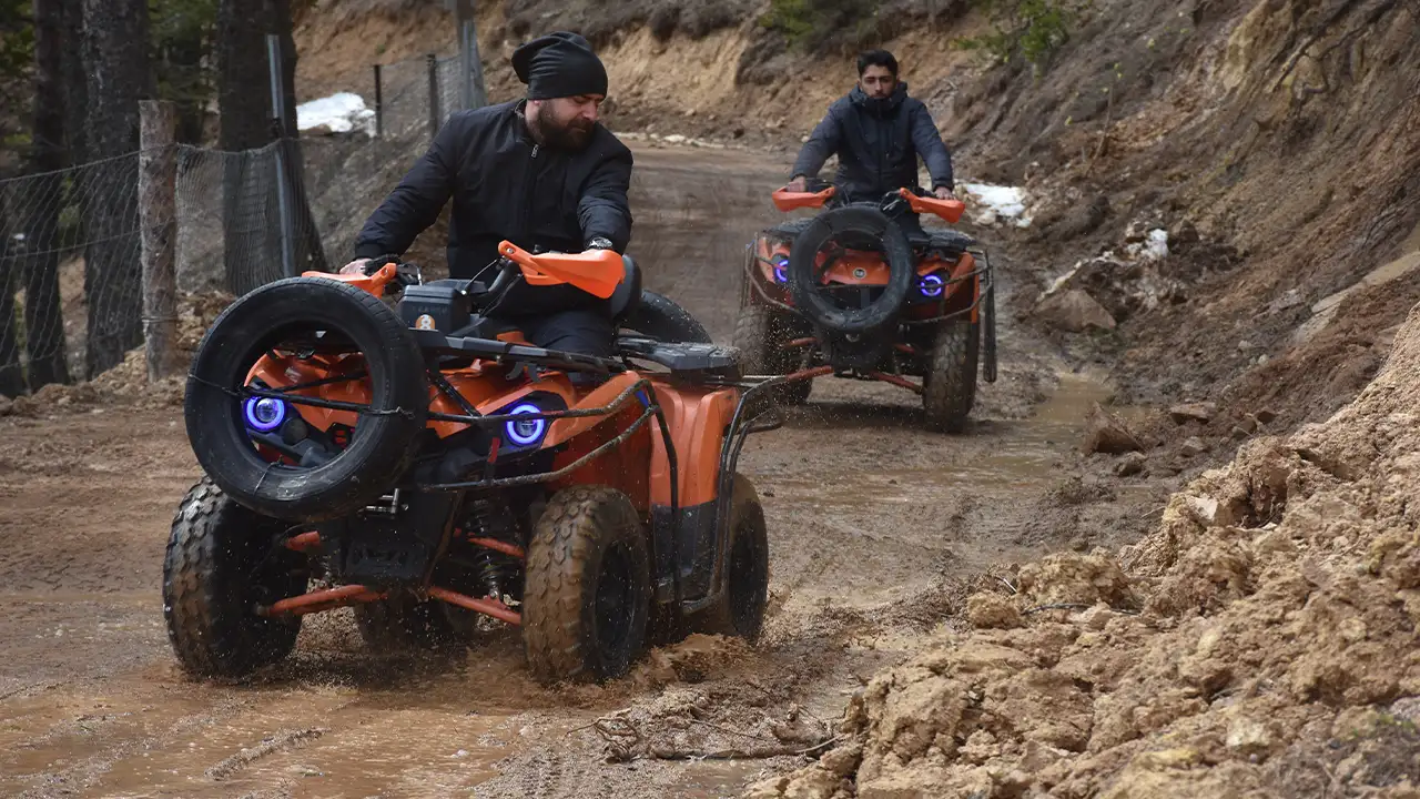 ziganada-kayak-ve-atv-safari-keyfi-birlikte-yasaniyor