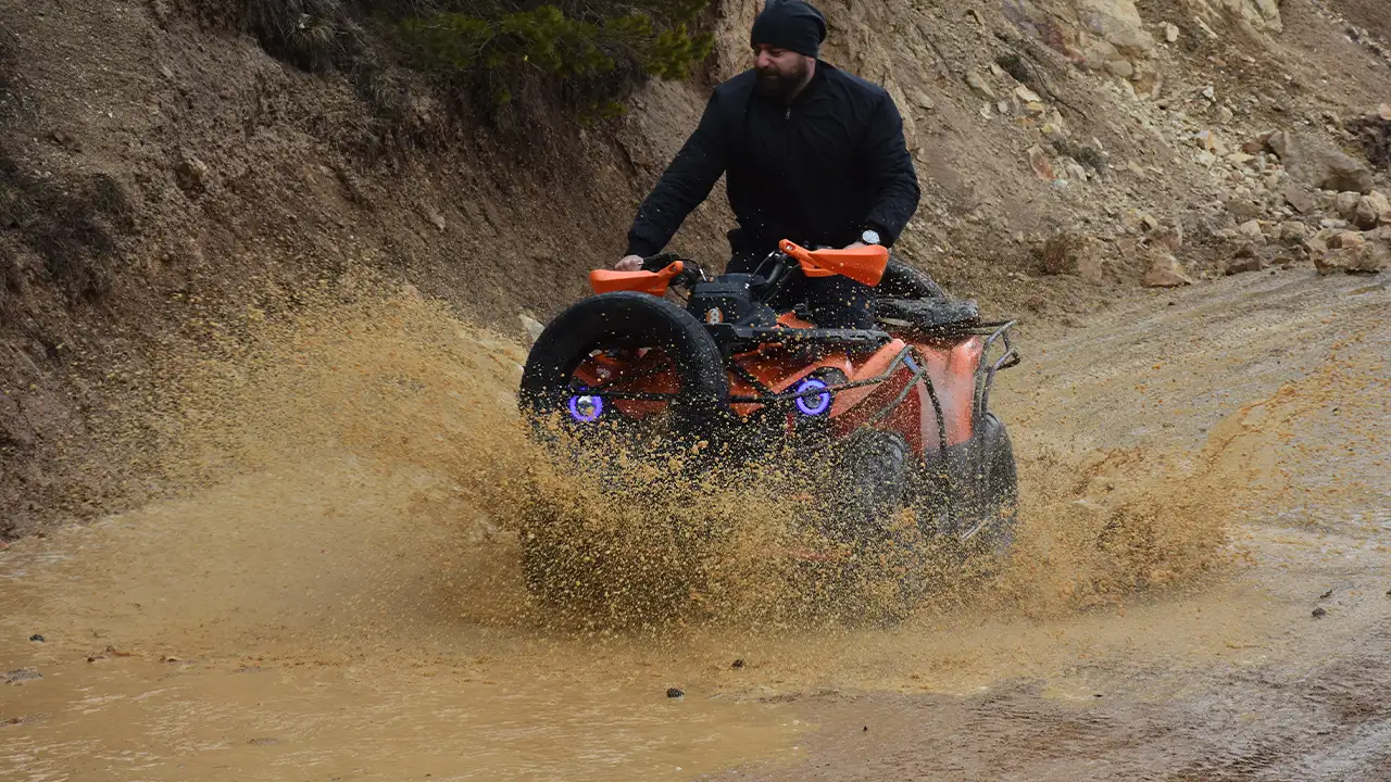 ziganada-kayak-ve-atv-safari-keyfi-birlikte-yasaniyor