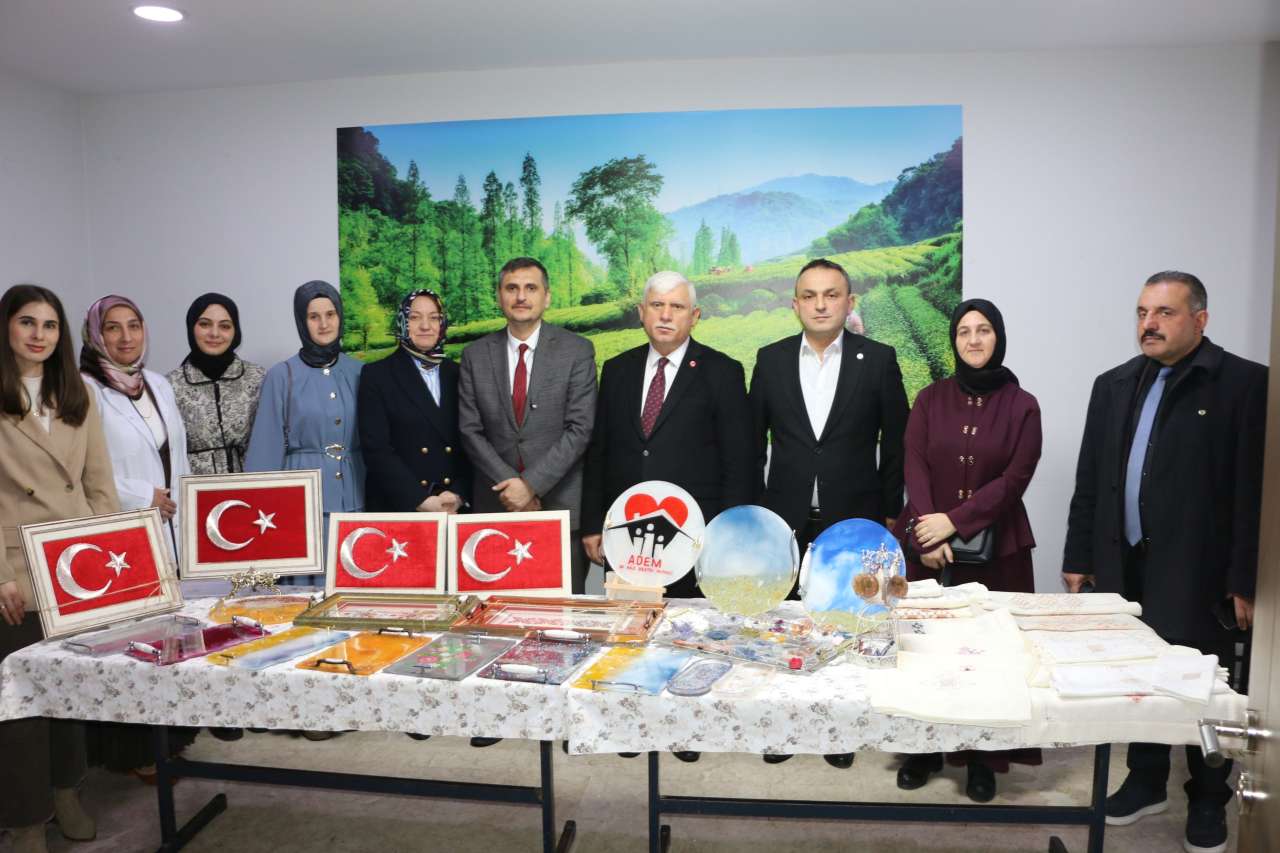 65-el-sanatlari-kursiyerlerine-sertifikalari-verildi