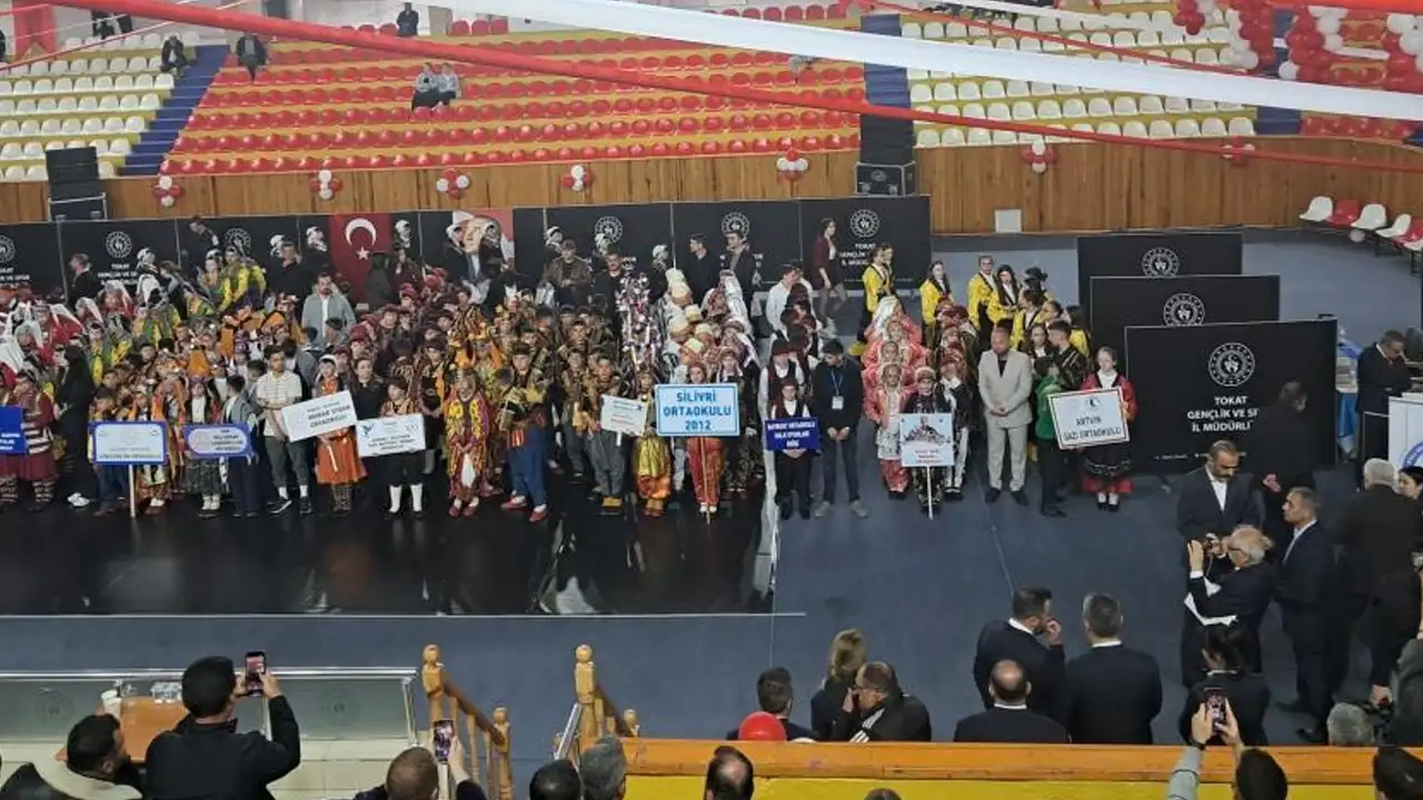 bayburt-ortaokulu-halk-oyunlarinda-turkiye-besincisi-oldu