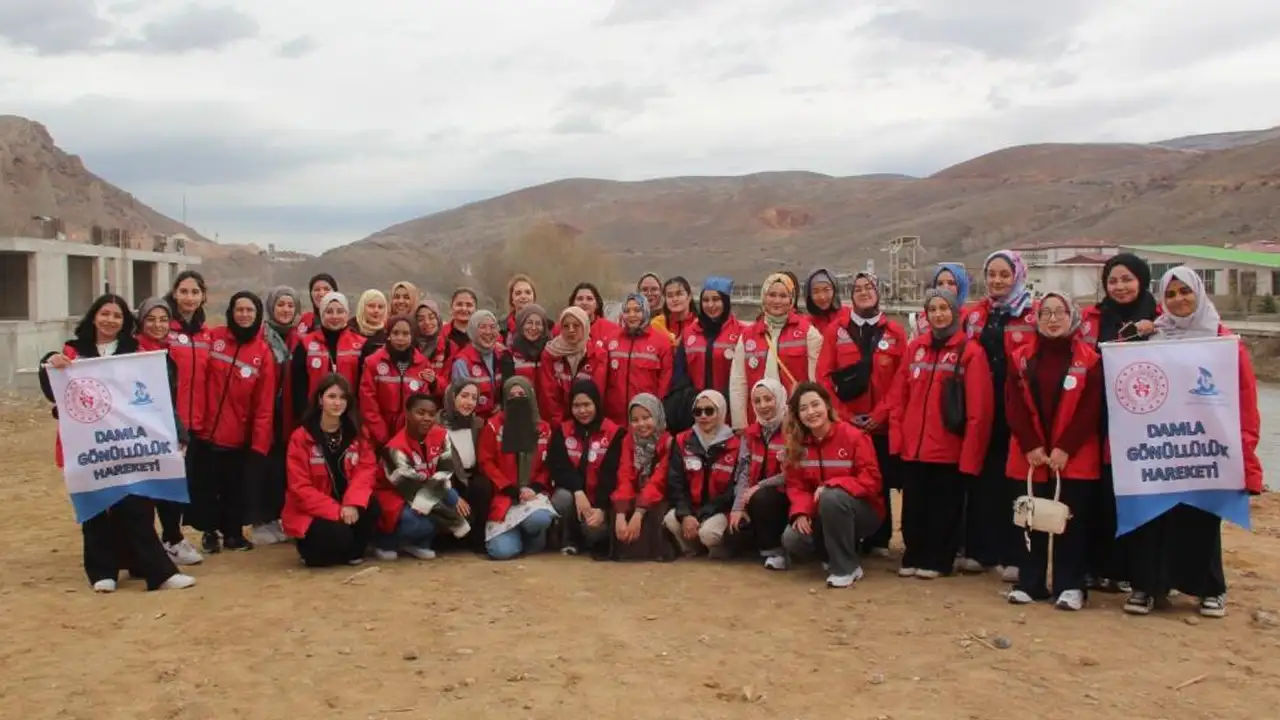 bayburtta-damla-gonulluluk-projesiyle-dolu-dolu-etkinlik-gunu