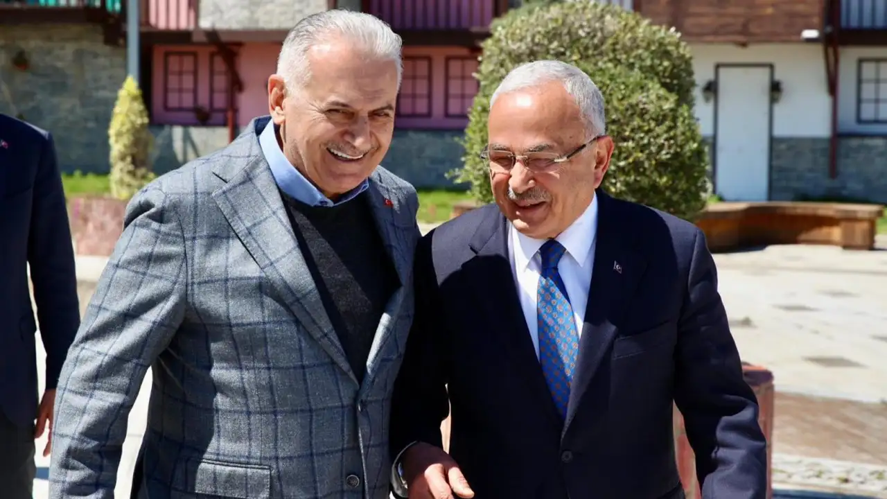 binali-yildirim-orduda-temaslarda-bulundu-genclerle-bulustu