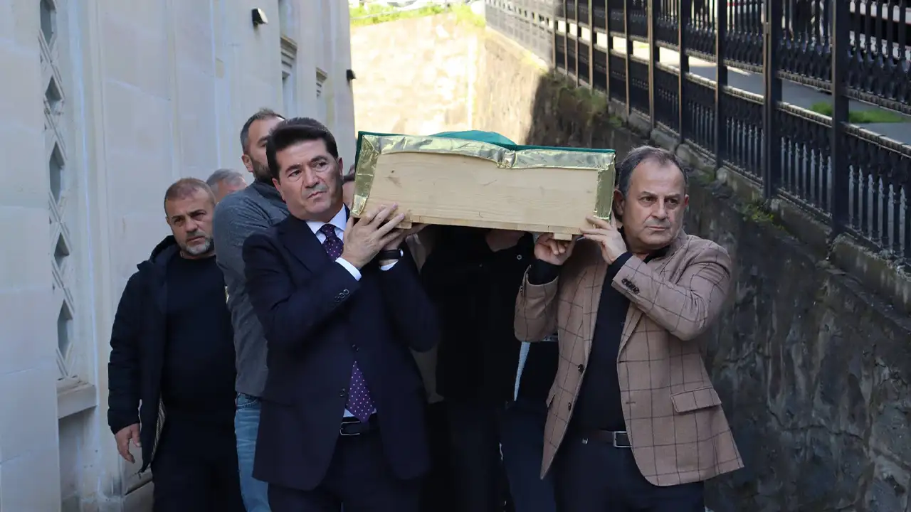 chp-trabzon-eski-il-baskan-yardimcisi-hayatini-kaybetti