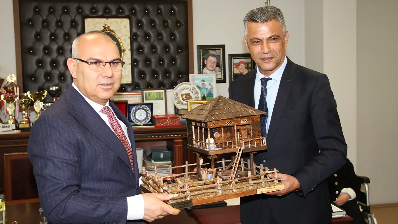 giresun-valisi-mustafa-koc-yagliderede-ziyaretlerde-bulundu