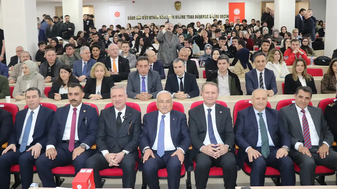orduda-karadeniz-stratejik-iletisim-ve-dezenformasyonla-mucadele-forumu-duzenlendi