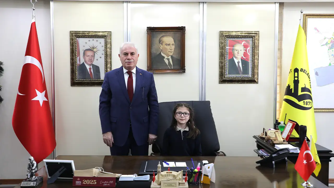 bayburtta-baskanlik-koltugu-23-nisanda-ogrenciye-devredildi