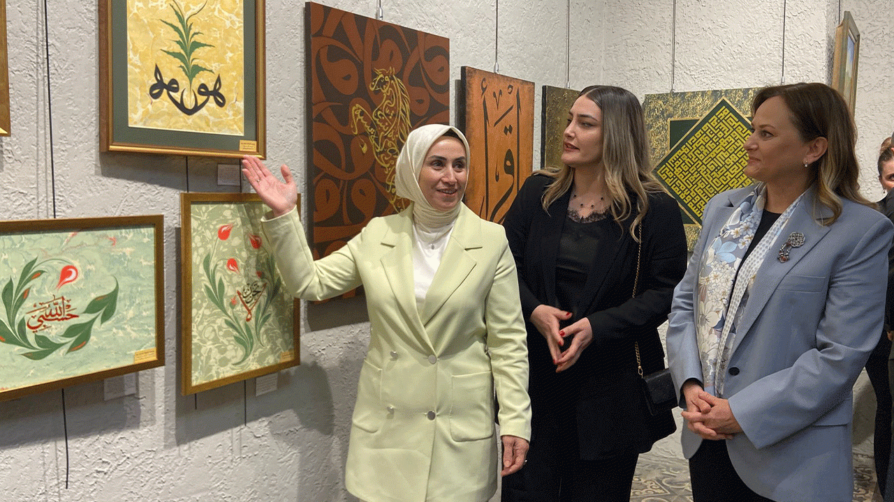 kultur-sanat-ve-siyaset-camiasi-bu-sergide-bir-araya-geldi